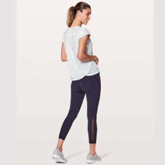 Lululemon Just Pleat It Short Sleeve Athletic Running Tee Shirt Top Size 8? EUC - Picture 8 of 10